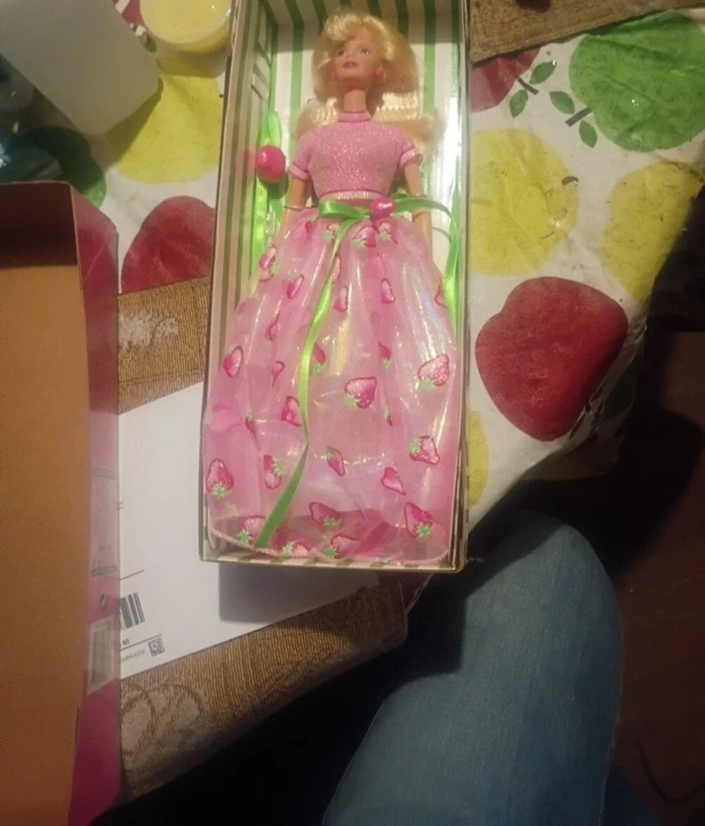 Avon barbie strawberry
